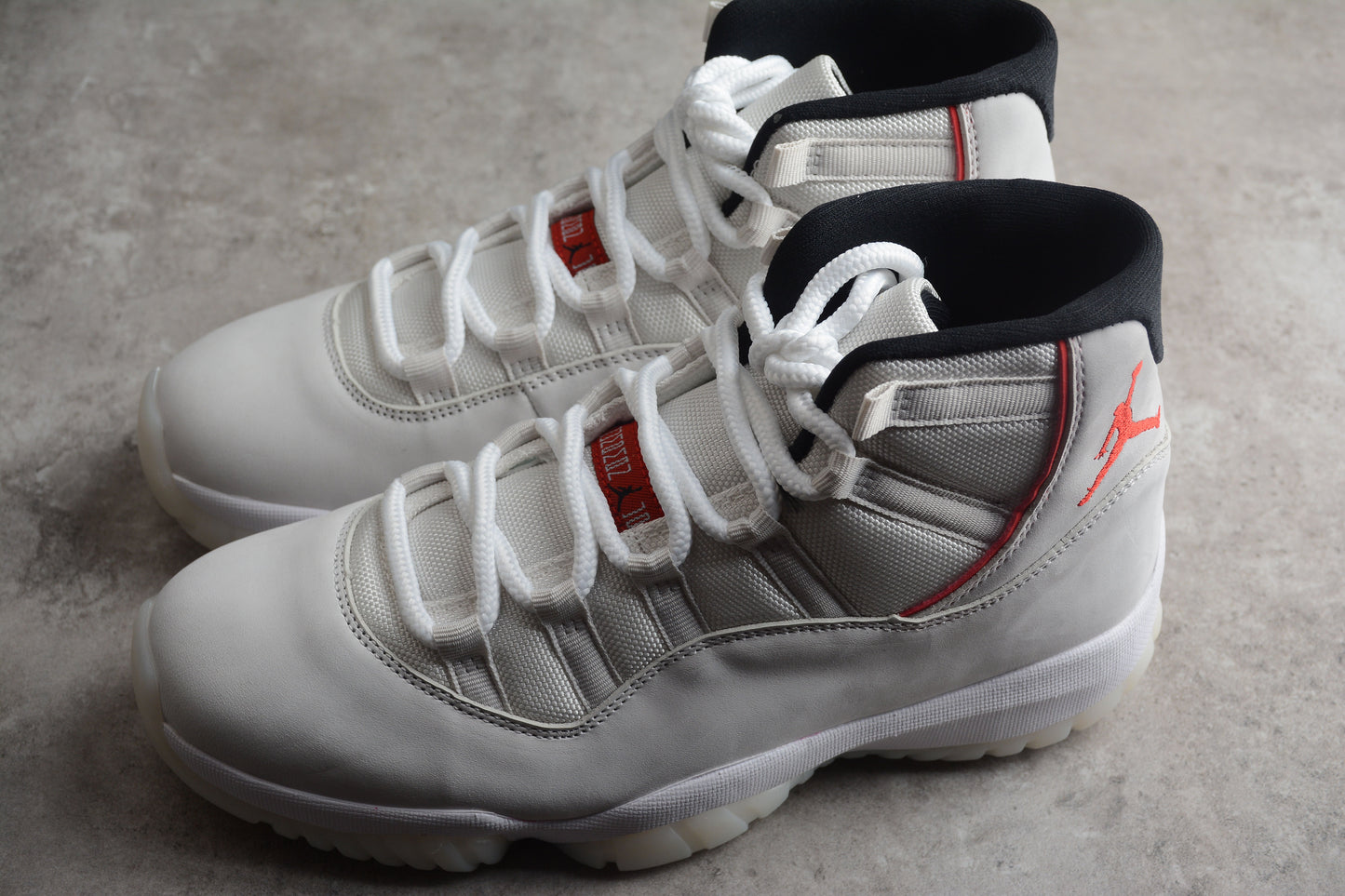 Nike Air Jordan 11 Retro“Platinum Tint”