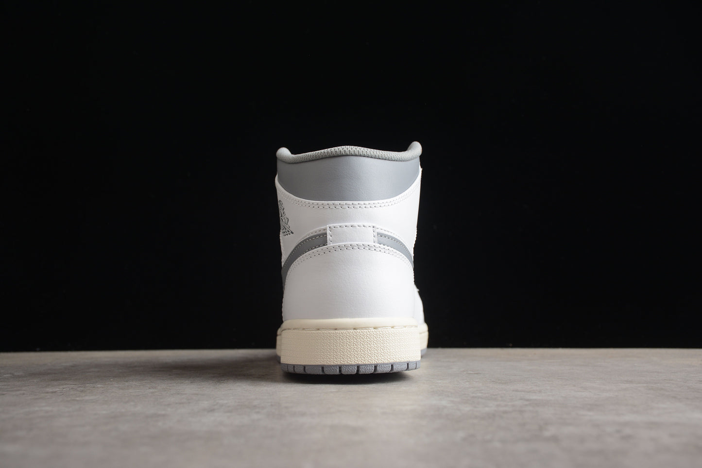 Air Jordan 1 Mid "Vintage Grey"
