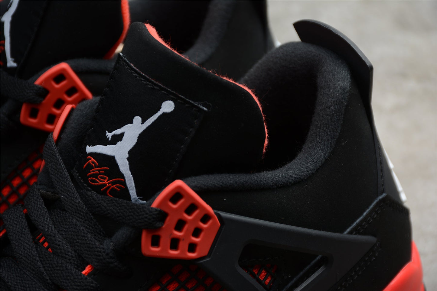 Air Jordan 4 Retro “Red Thunder”