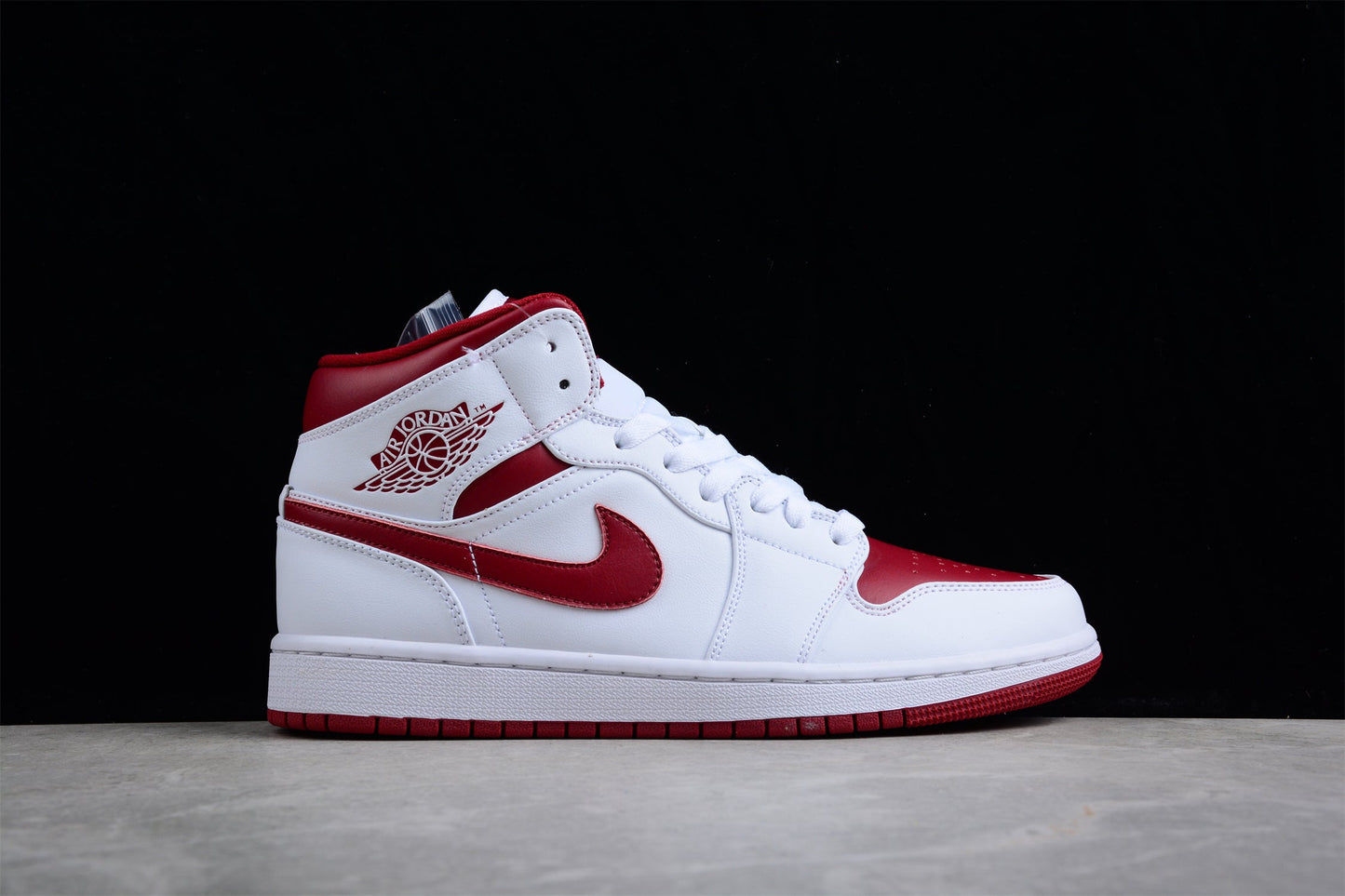 Air Jordan 1 Mid 'Reverse Chicago'