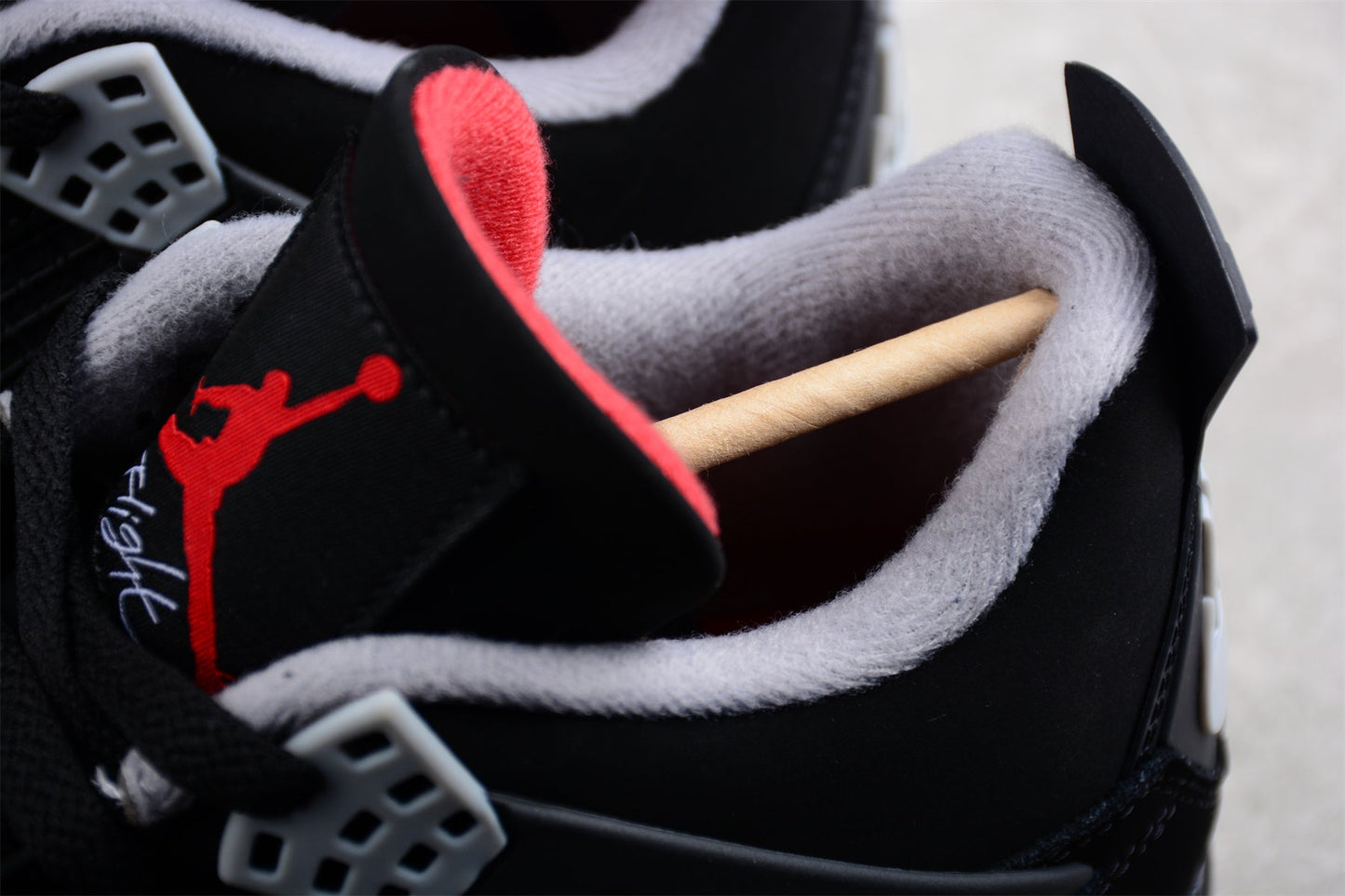 Air Jordan 4 "Bred"