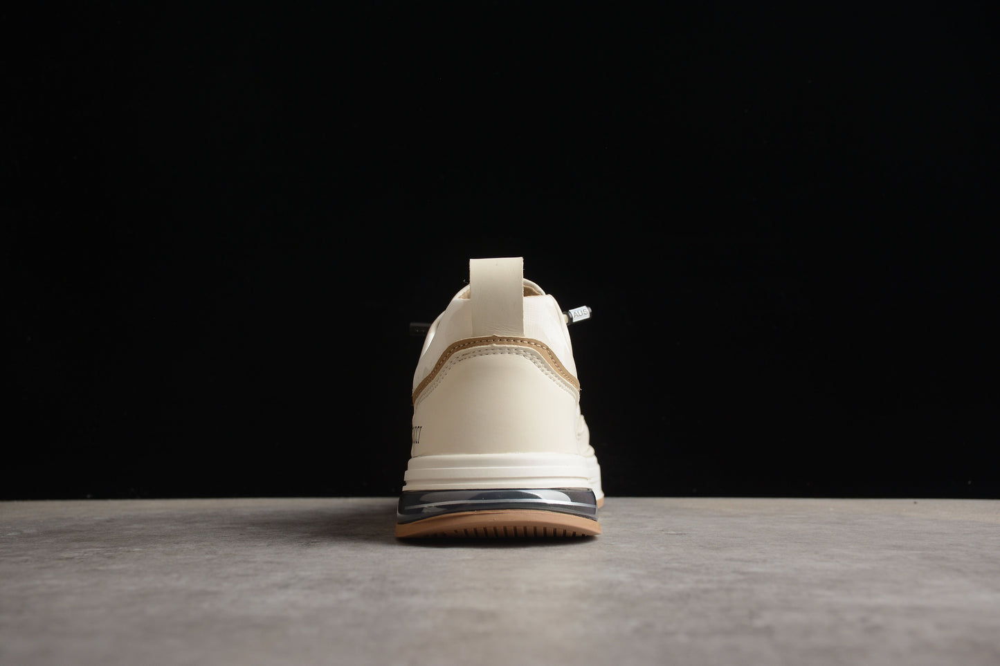 Gucci Cream Beige Leather Low-Top Sneakers