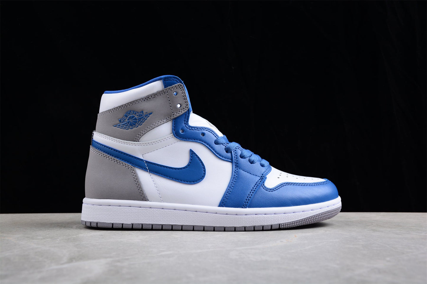 Air Jordan 1 High OG "True Blue"