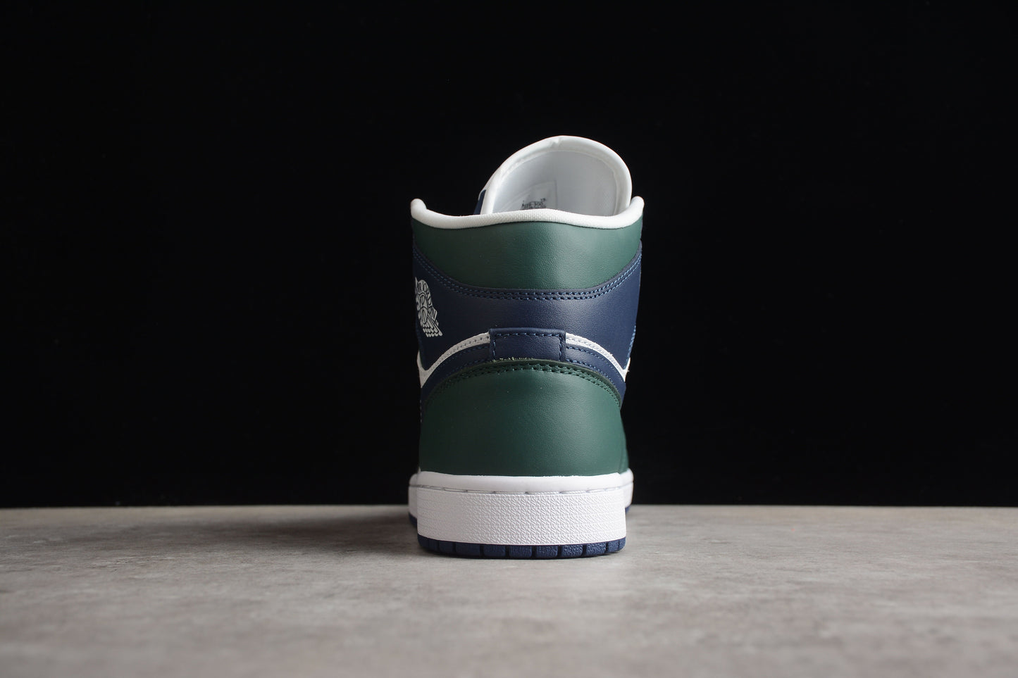 Nike Air Jordan 1 Mid SE "Seahawks"