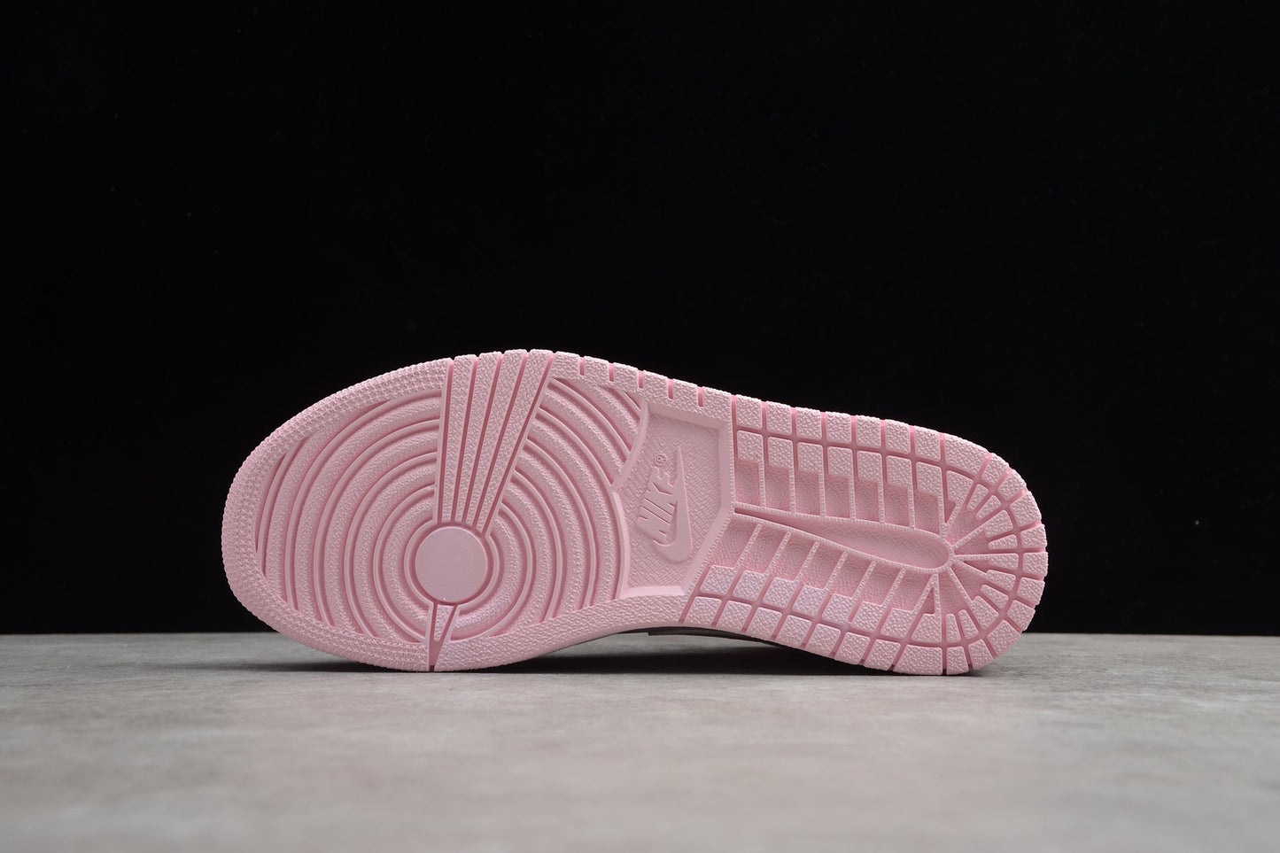 Air Jordan 1 Mid 'Digital Pink'
