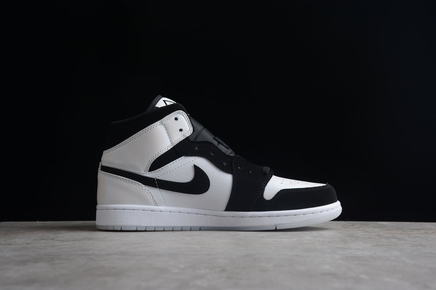 Air Jordan 1 Mid "Diamond Shorts"
