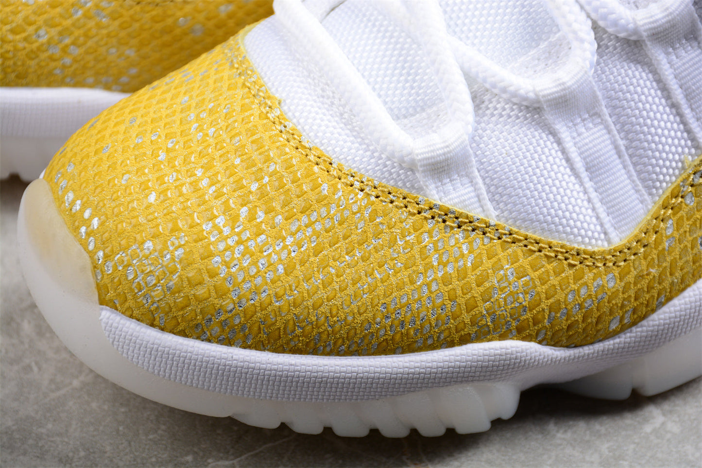 Air Jordan AJ11 Low SE "Yellow Snakeskin"