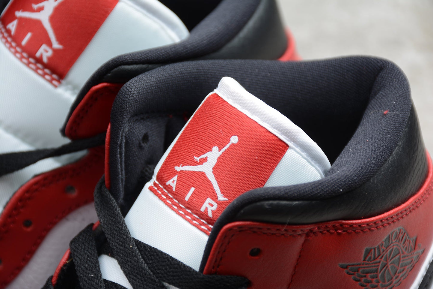 Nike Air Jordan 1 Mid "Chicago 2020" (GS)