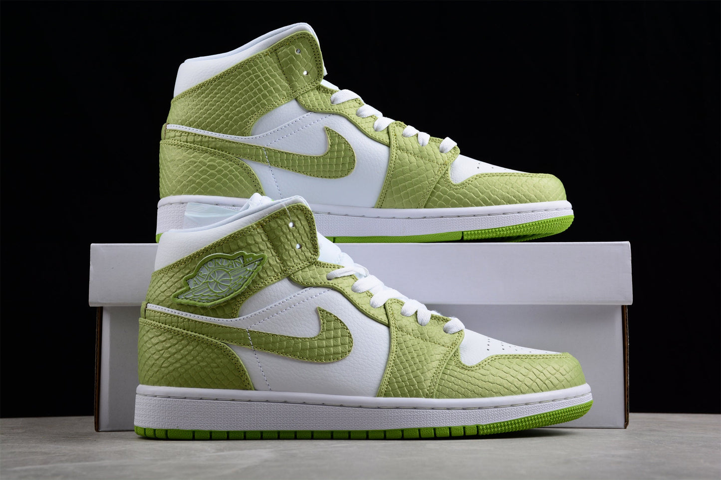 Nike Air Jordan 1 Mid SE "Green Python"