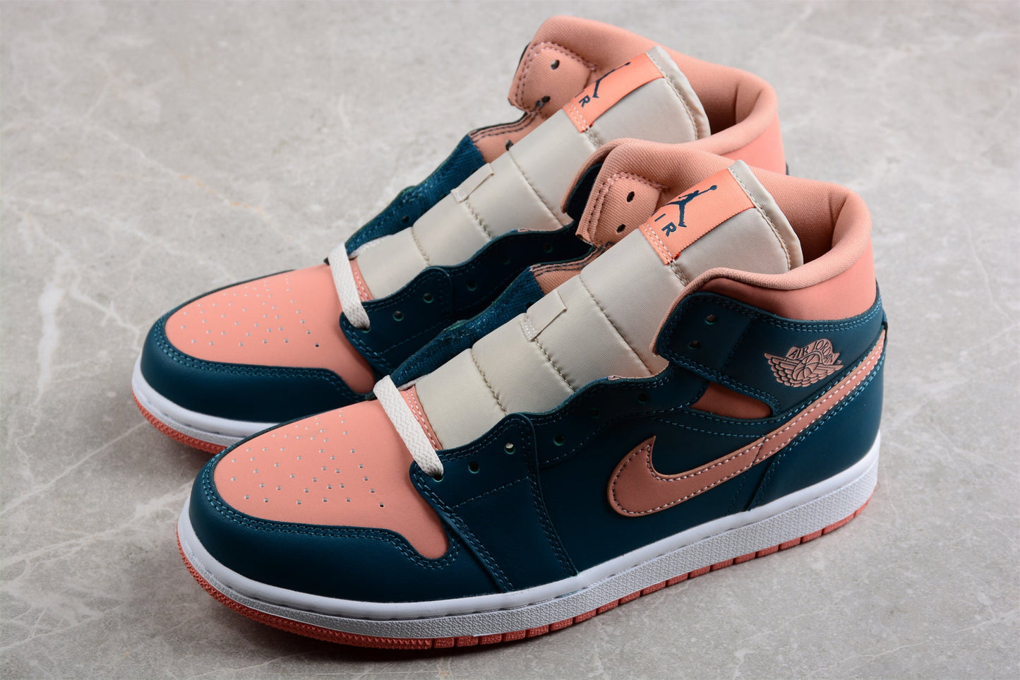 Nike Air Jordan 1 Mid "Dark Teal Green"