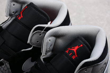 Air Jordan 1 Mid SE Elephant Toe Sneakers