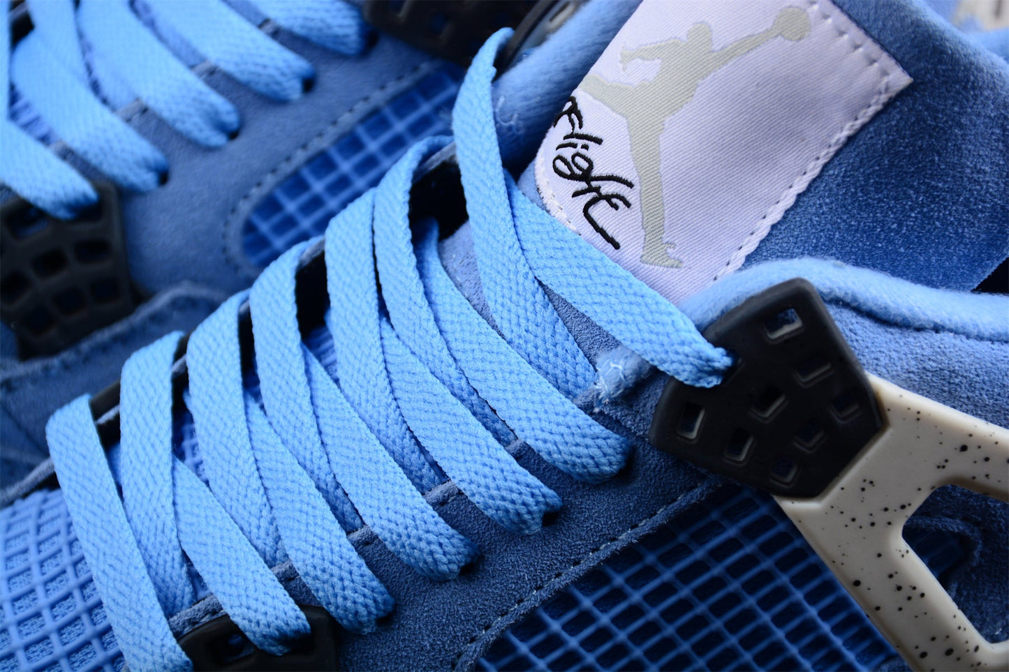 Air Jordan 4 SE“University Blue”