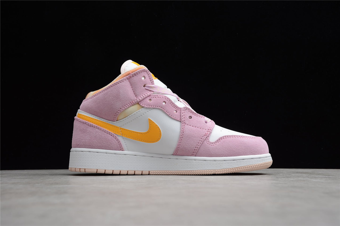Air Jordan 1 Mid SE GS 'Arctic Pink'