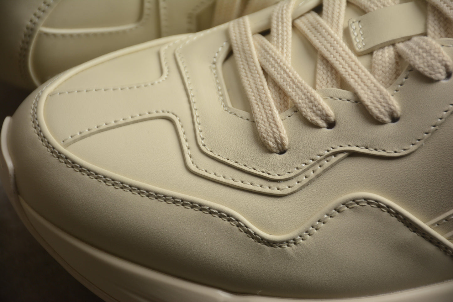 Gucci Rhyton Vintage Beige Leather Sneakers