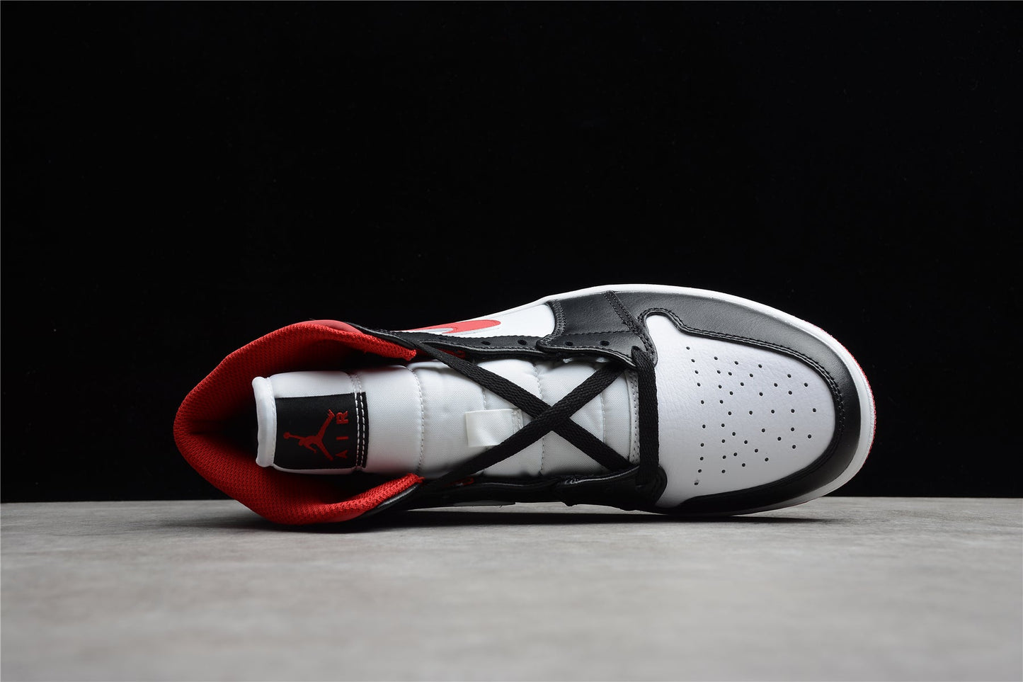 Air Jordan 1 Mid "Gym Red Black White" Chicago Bulls
