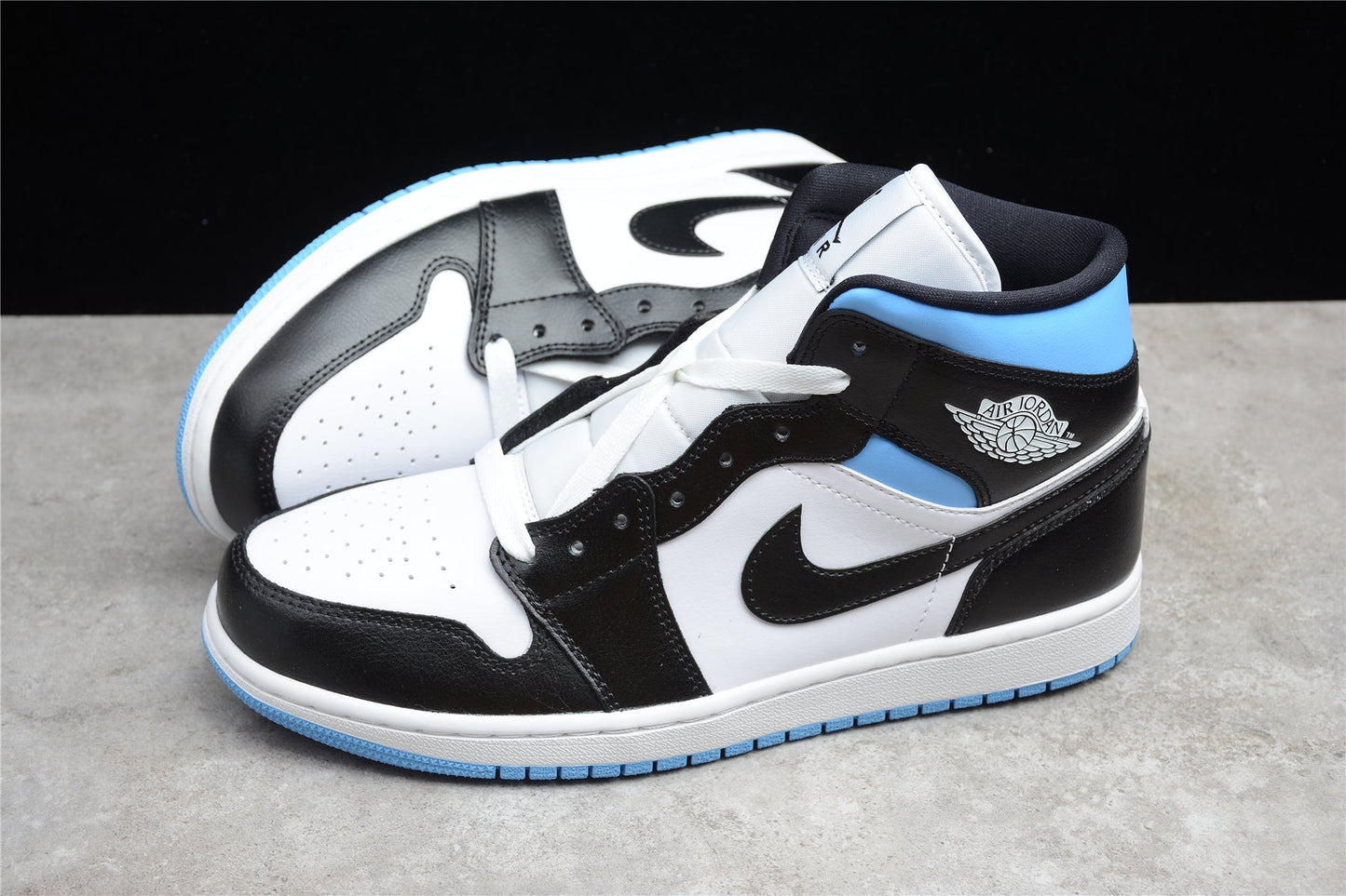 Air Jordan 1 Mid "University Blue Black"