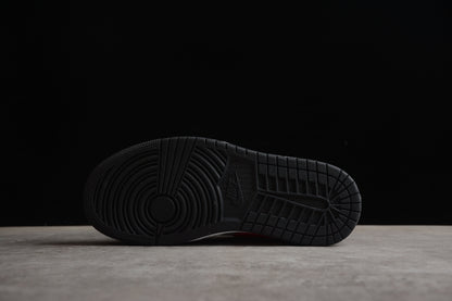 Air Jordan 1 Low Siren Red Sneakers