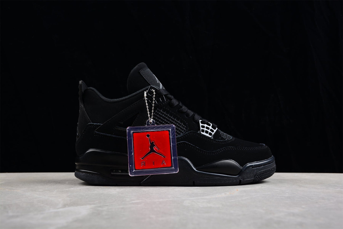Air Jordan 4 Retro“Black Cat”