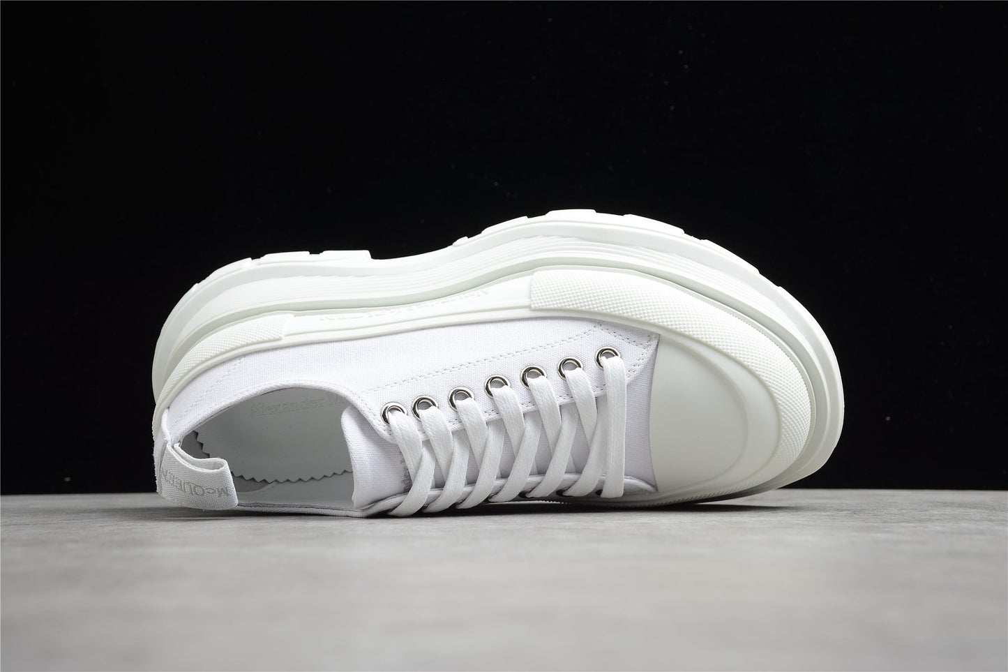 Alexander McQueen Tread Slick Low Lace-Up in White