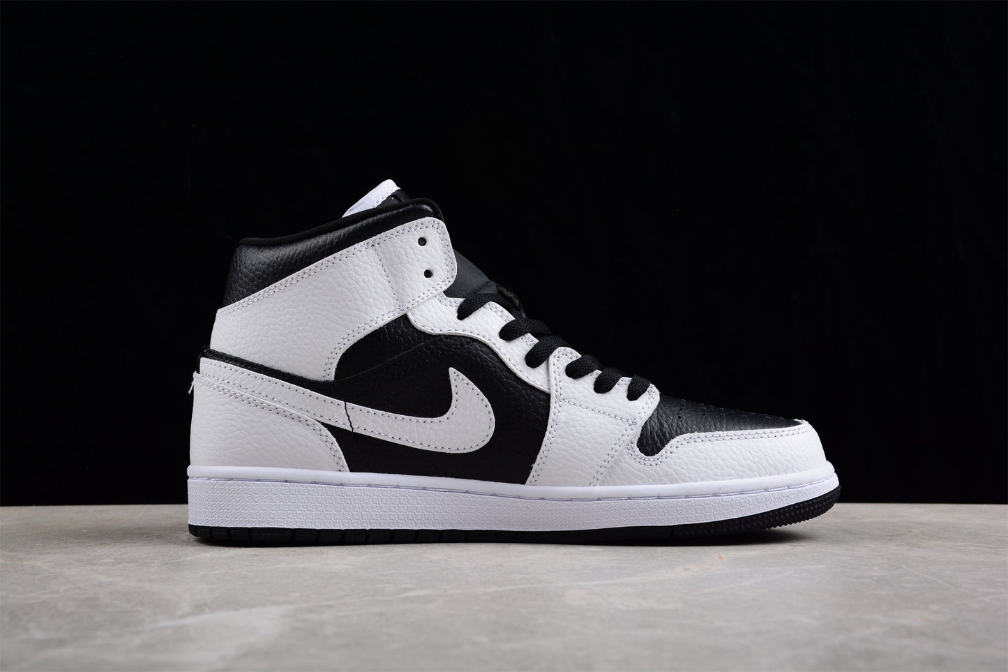Air Jordan 1 Mid "Homage"