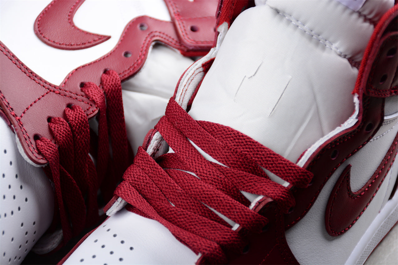 Air Jordan 1 Retro High "Dune Red"