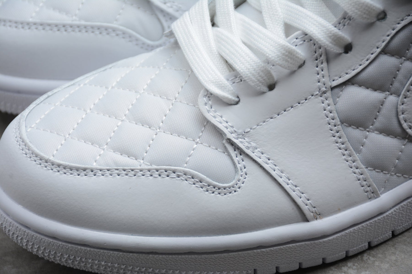 Air Jordan 1 Mid "White Quilted"