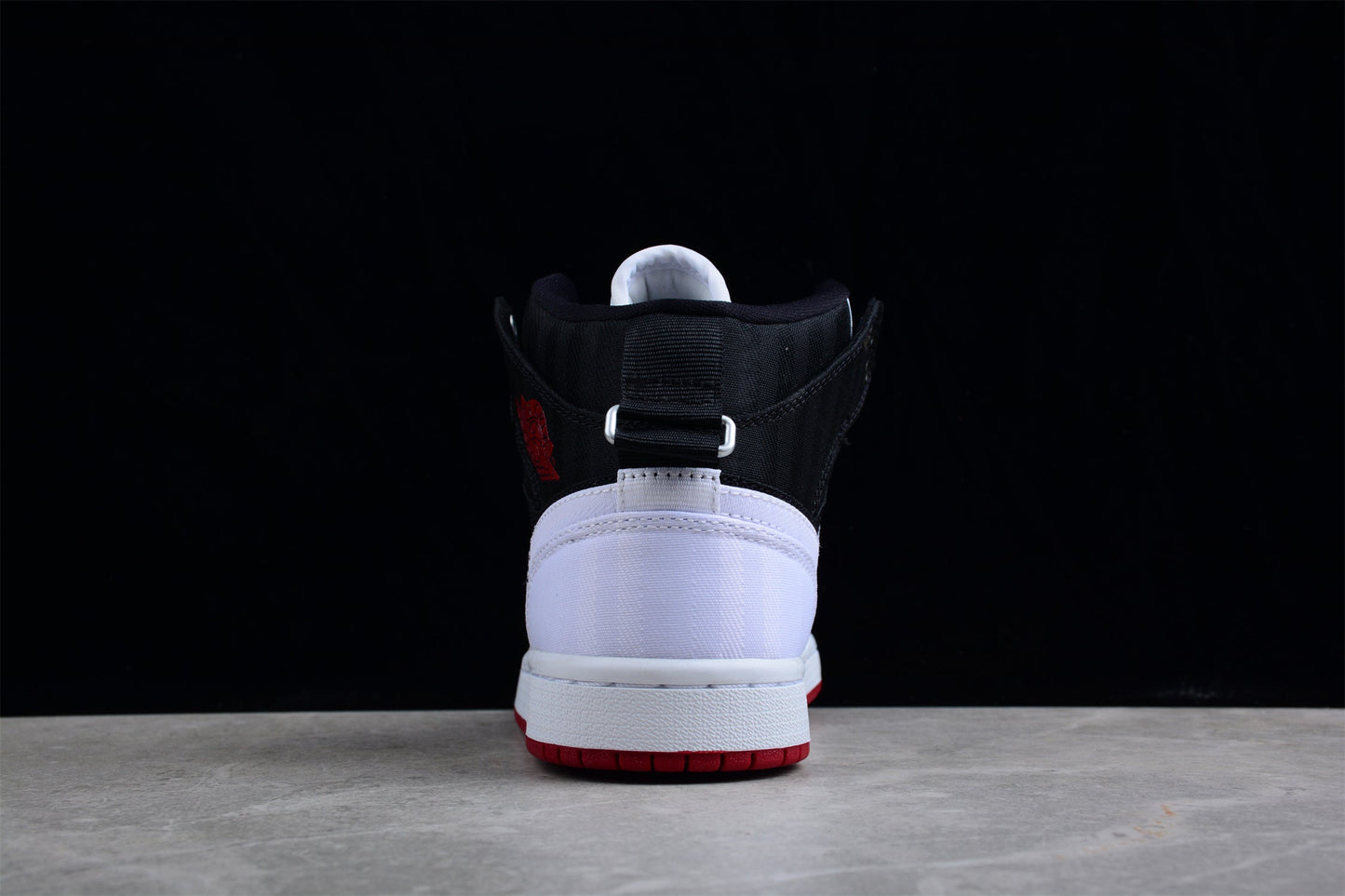 Air Jordan 1 Mid SE "Utility Black White Gym Red"