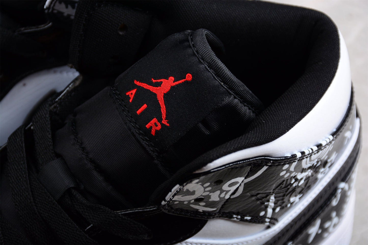 Air Jordan 1 Mid "Monochrome Splatter" Black/White