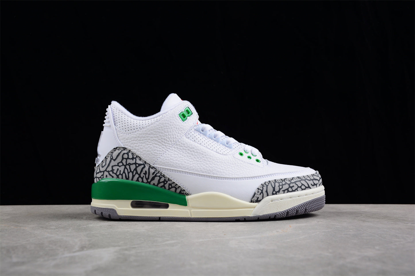 Air Jordan 3 Retro "Lucky Green"