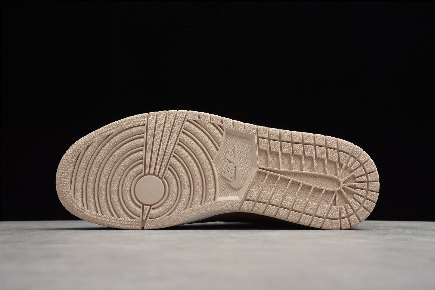 Air Jordan 1 Mid SE “Particle Beige”