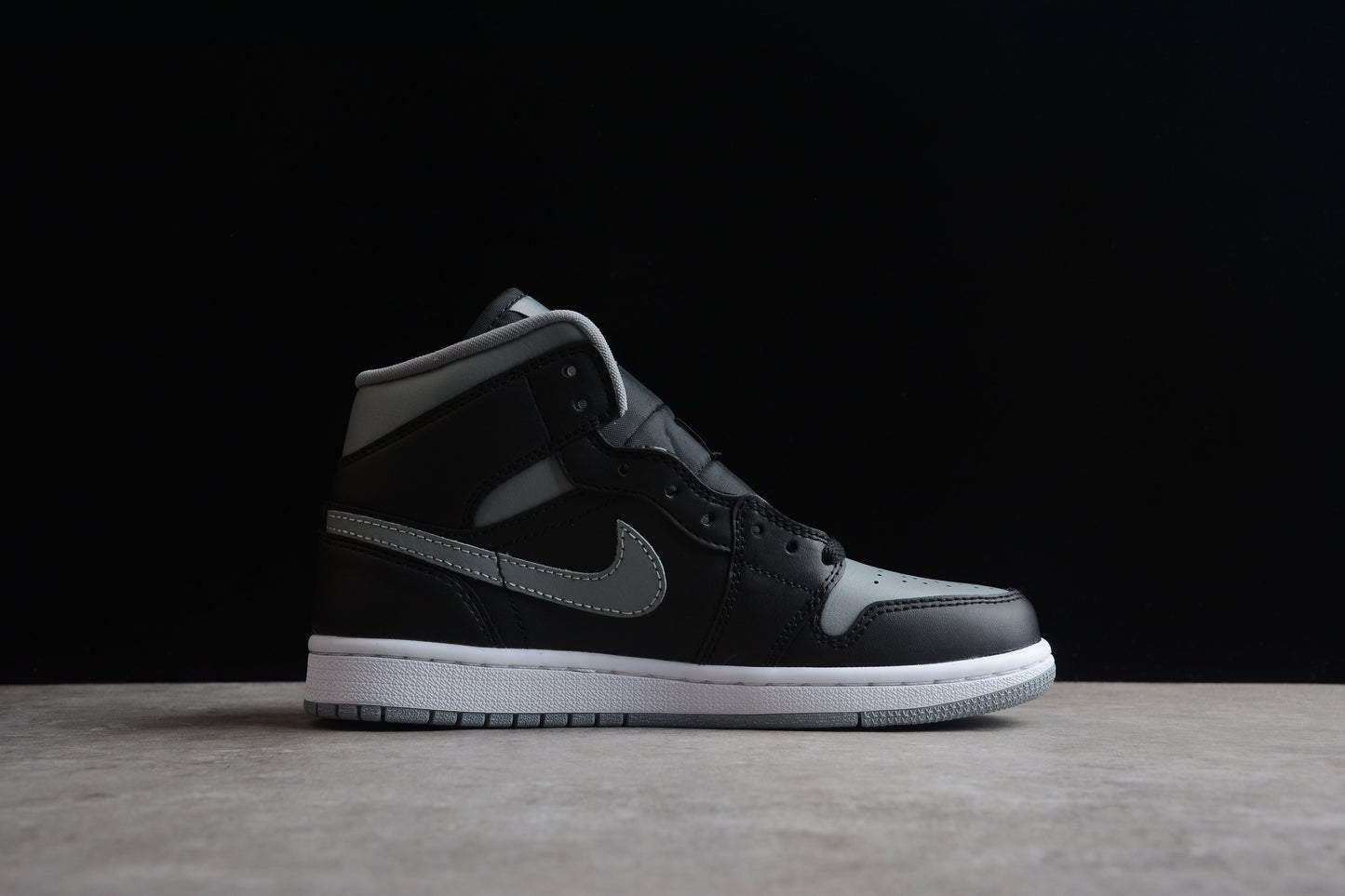 Nike Air Jordan 1 Mid Black/Particle Grey/White