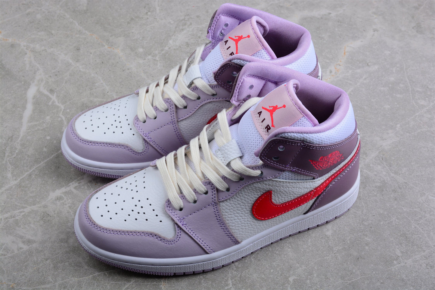 Air Jordan 1 Mid "Valentine’s Day"