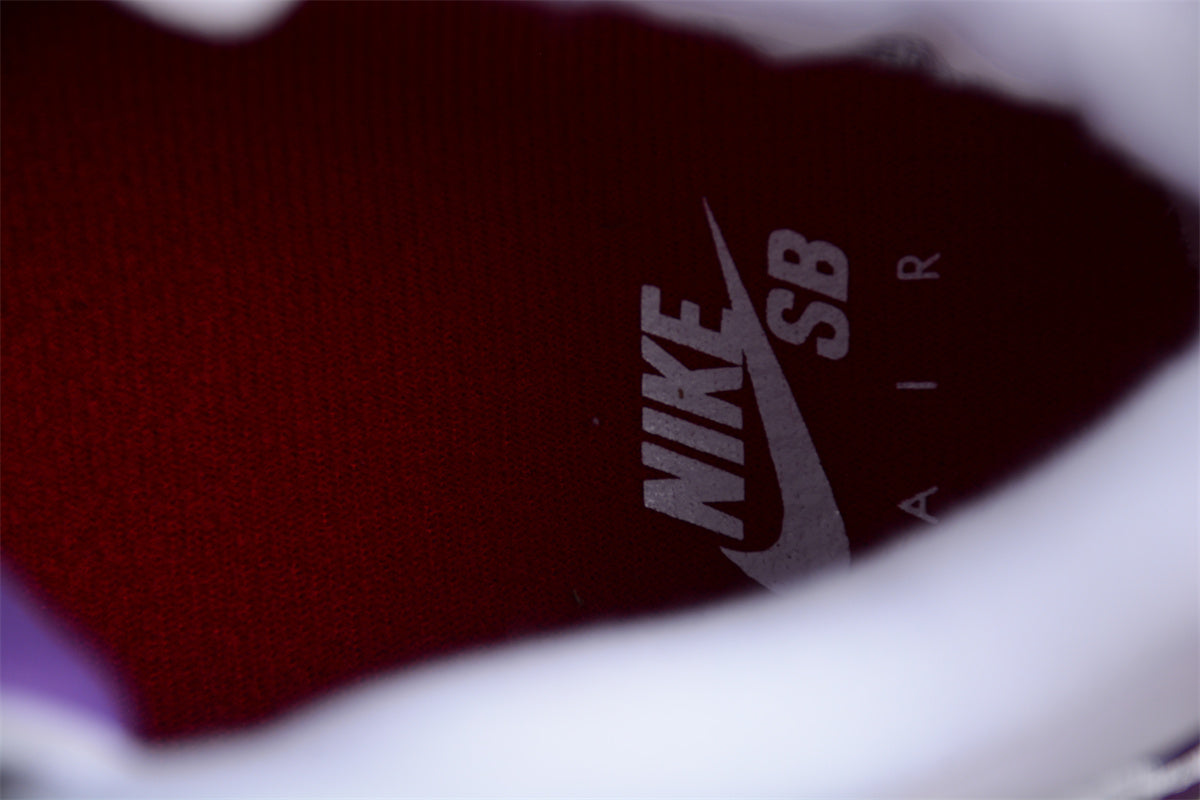 Nike SB x Jordan Air Jordan 4 "Sapphire"