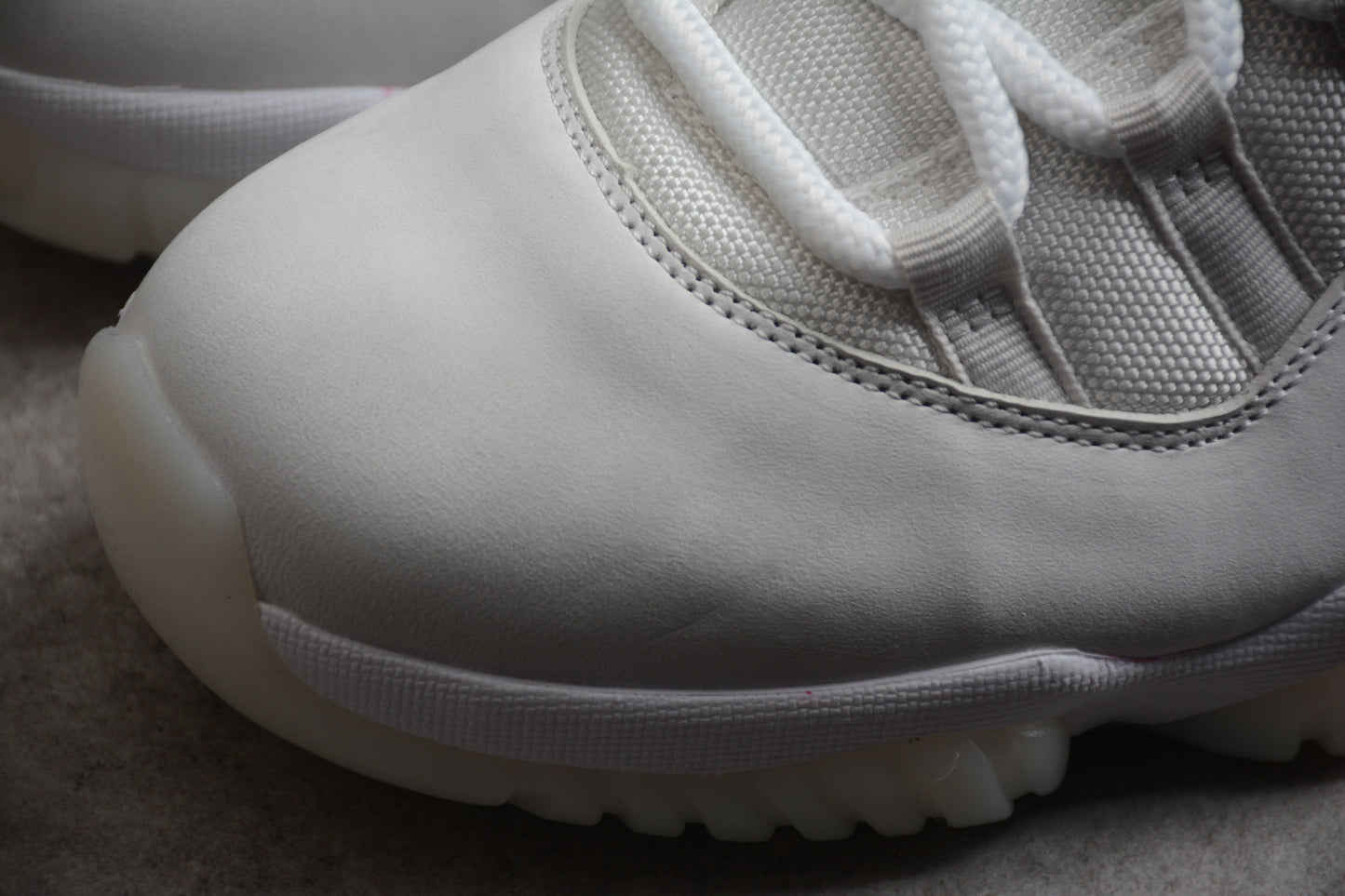 Nike Air Jordan 11 Retro“Platinum Tint”