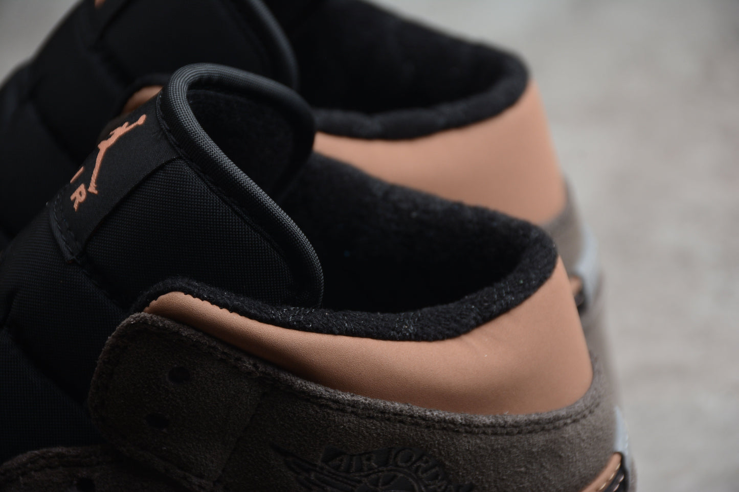 Nike Air Jordan 1 Mid SE "Dark Chocolate Mocha"