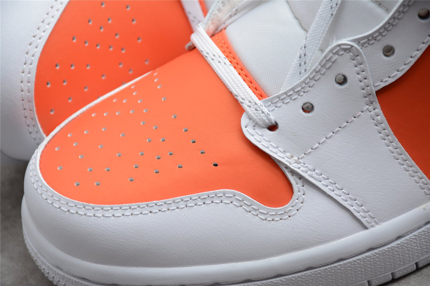 Air Jordan 1 Mid SE “Bright Citrus”