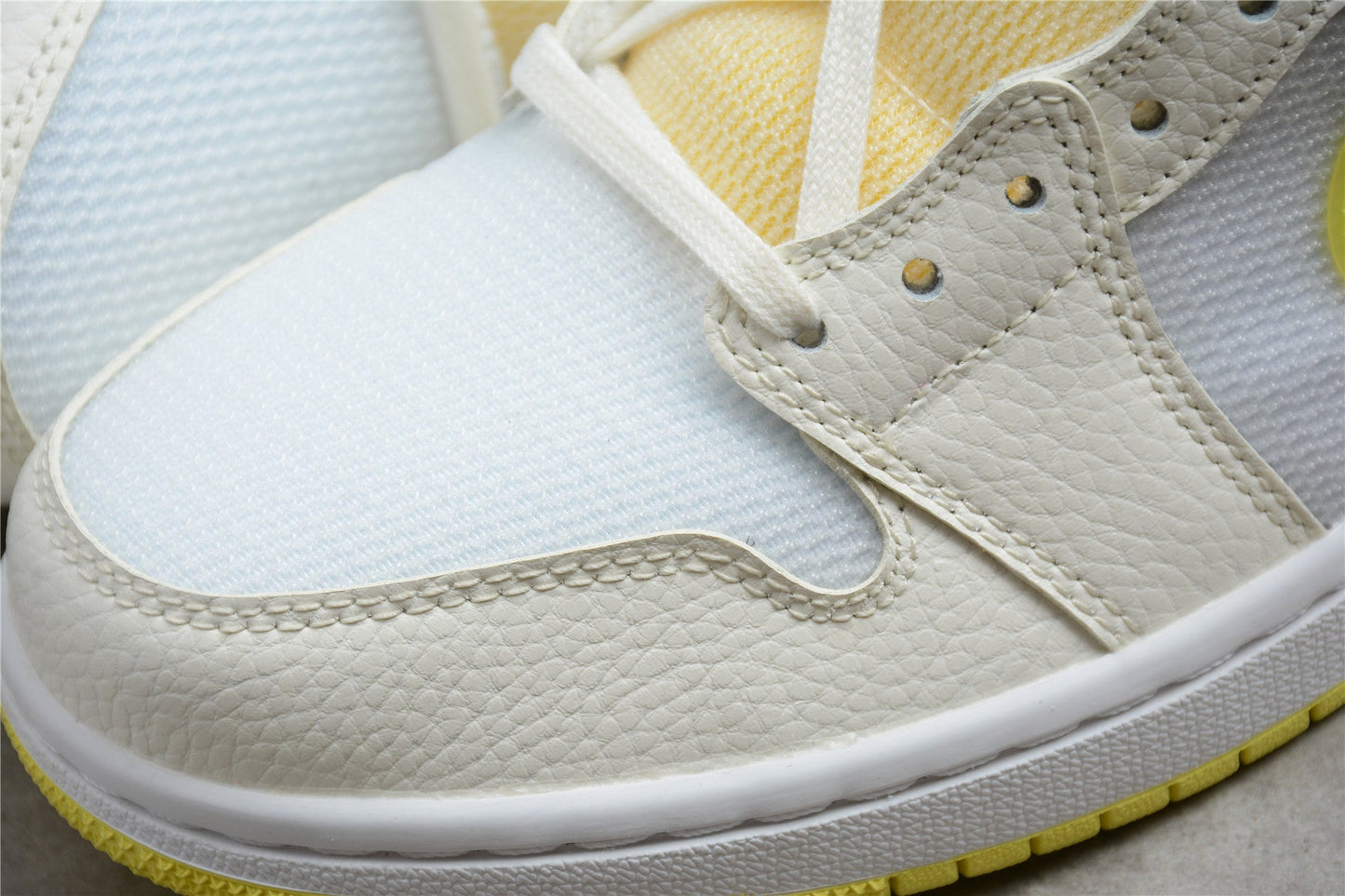 Air Jordan 1 Mid SE "Voltage Yellow"