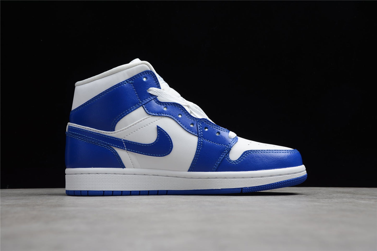 Nike Air Jordan 1 Mid 'Kentucky Blue'