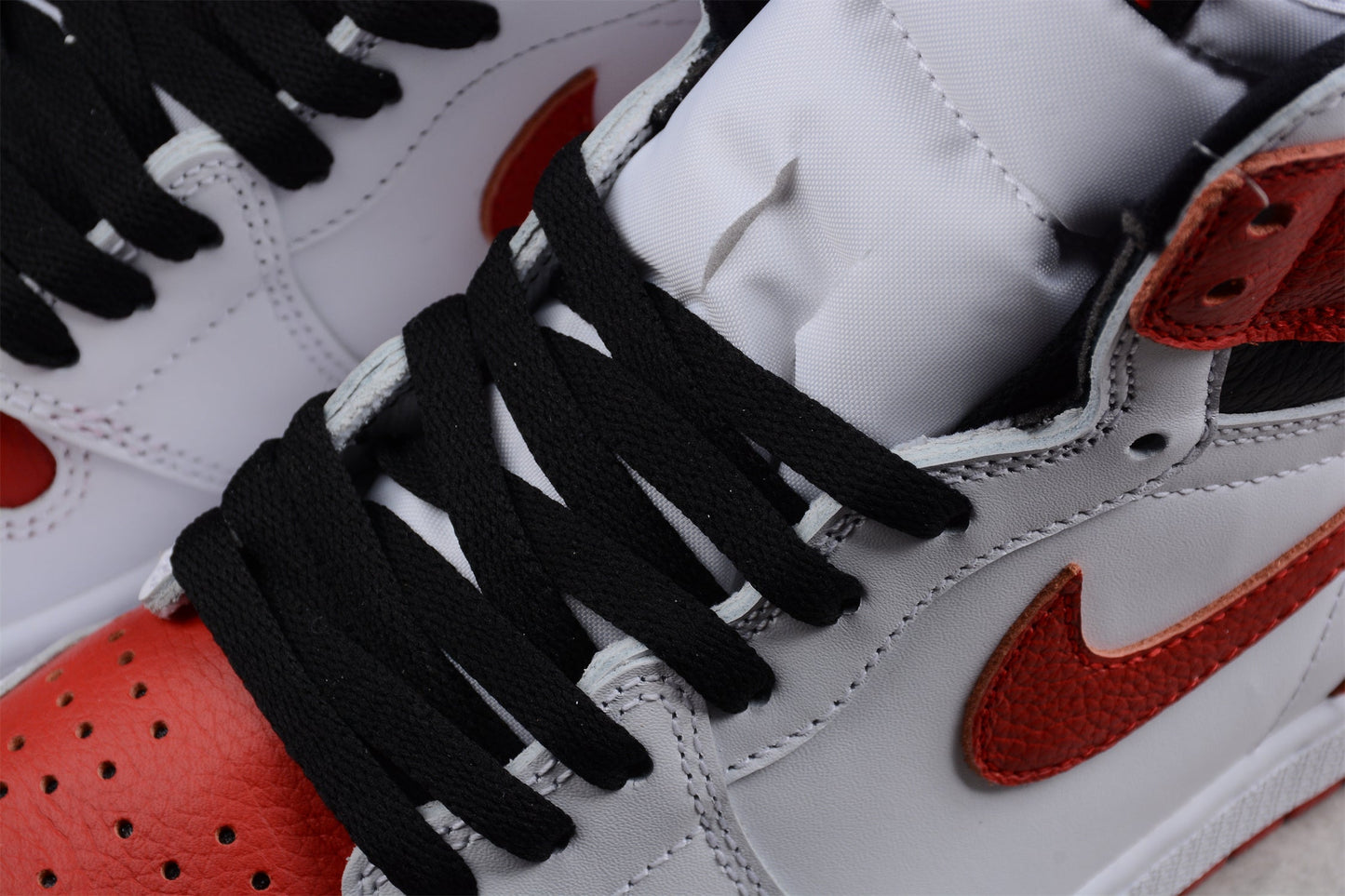 Nike Air Jordan 1 High OG “Heritage”