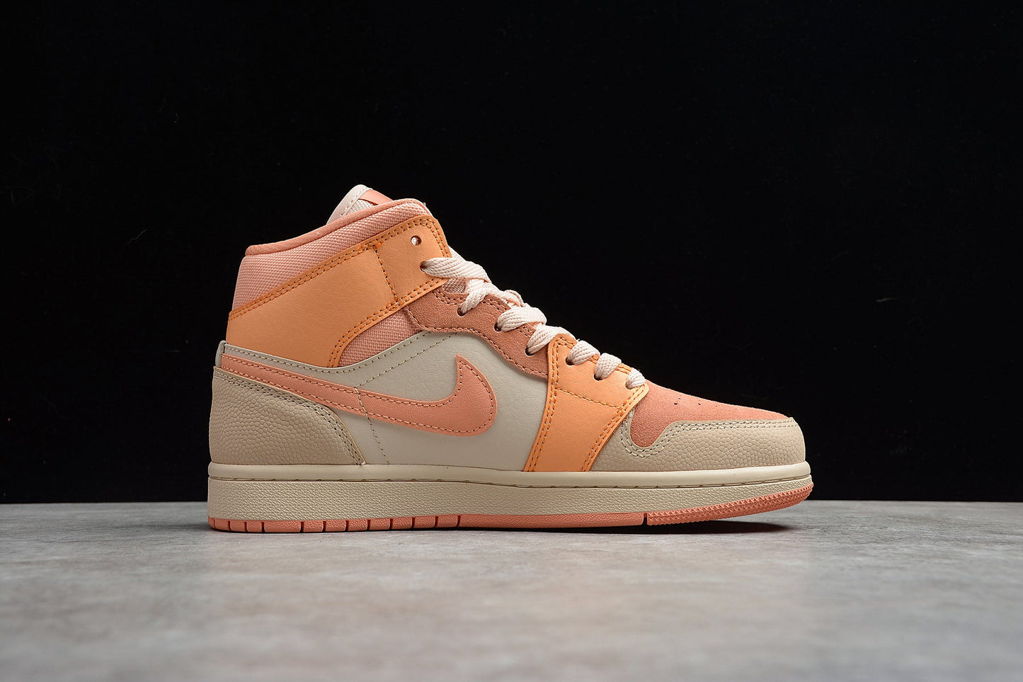 Nike Air Jordan 1 Mid "Apricot Orange"