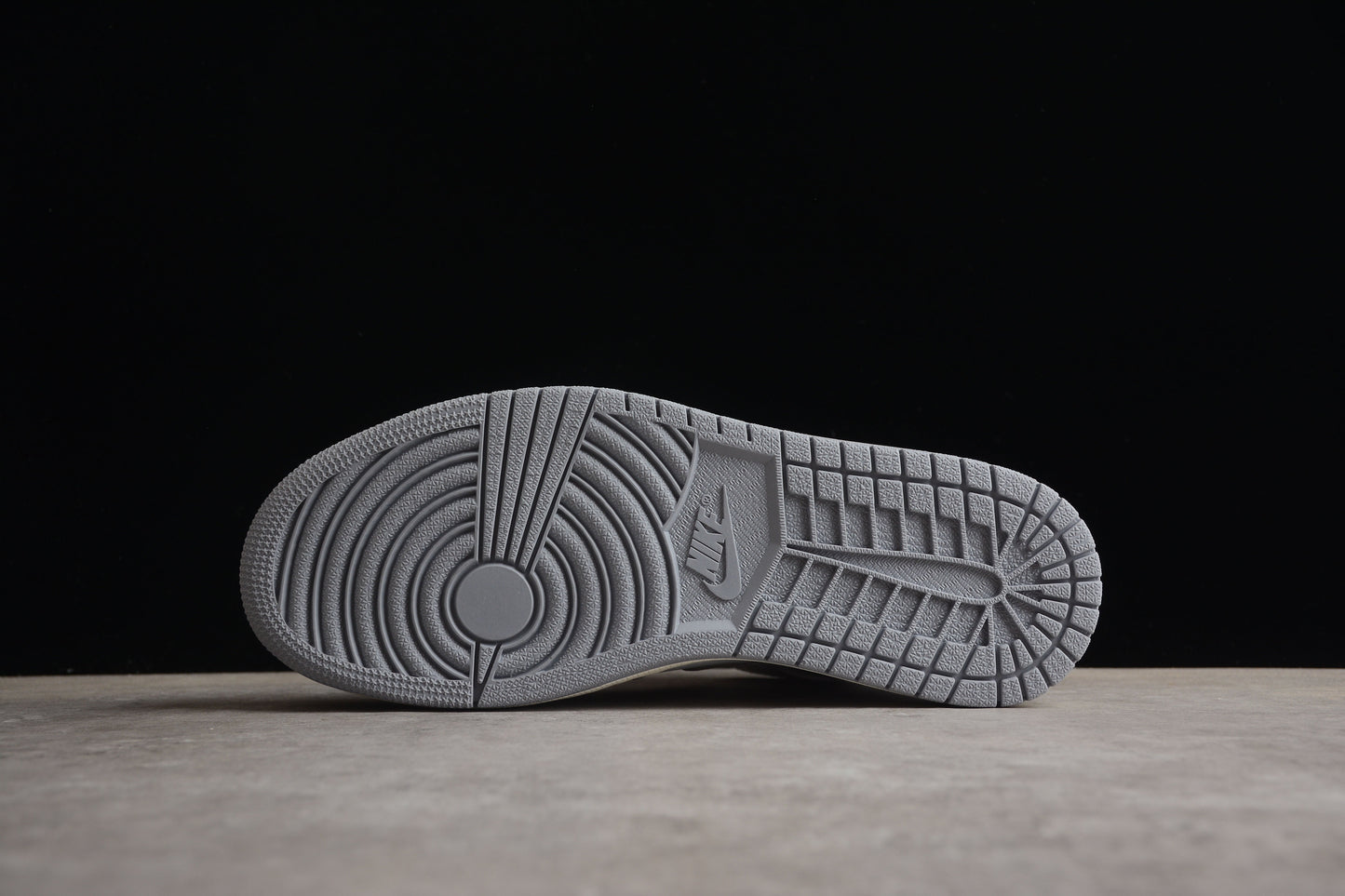 Air Jordan 1 Mid "Vintage Grey"