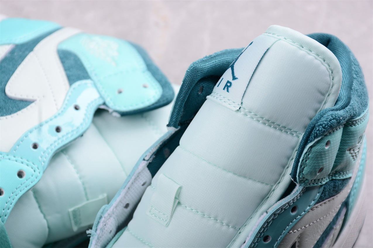 Air Jordan 1 Mid SE "Bleached Turquoise"