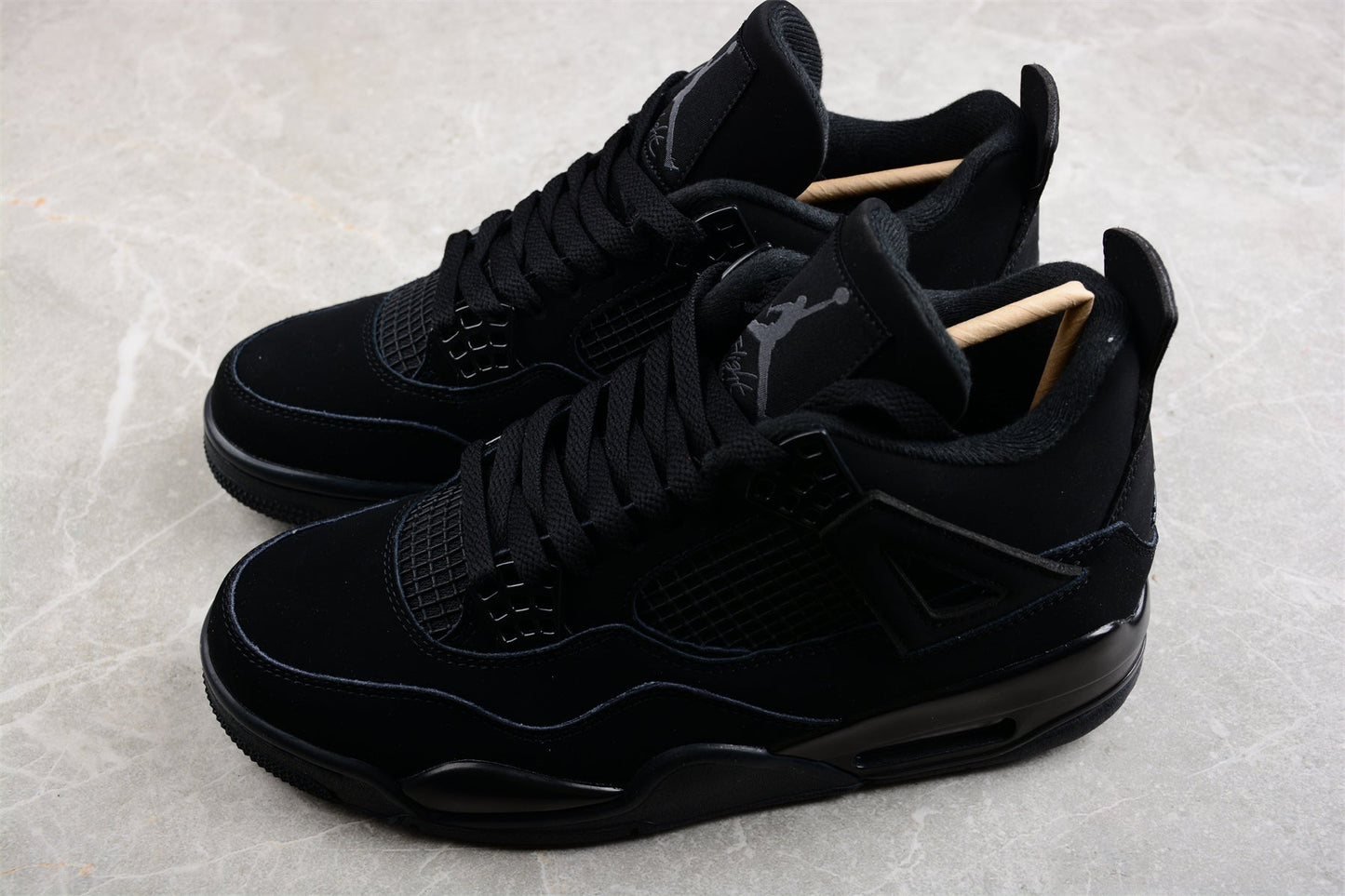 Air Jordan 4 Retro“Black Cat”