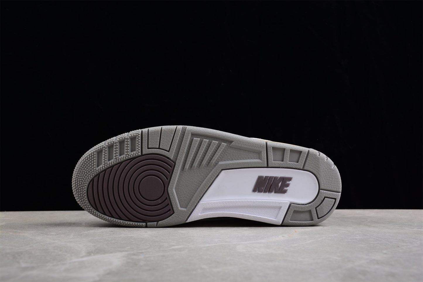 Jordan 3 Retro SP x A Ma Maniére Low "Grey"