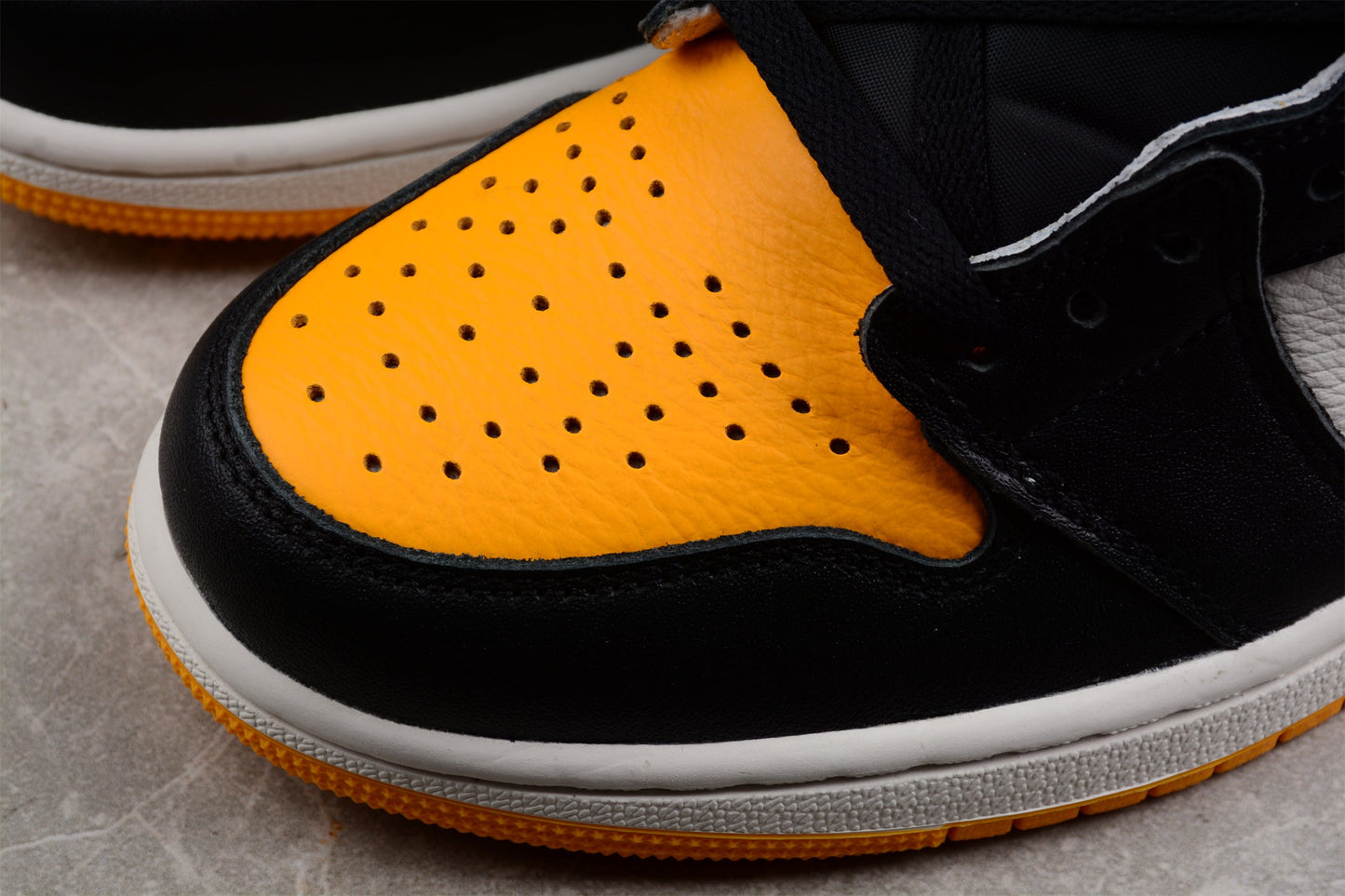 Nike Air Jordan 1 Retro High OG “Taxi”