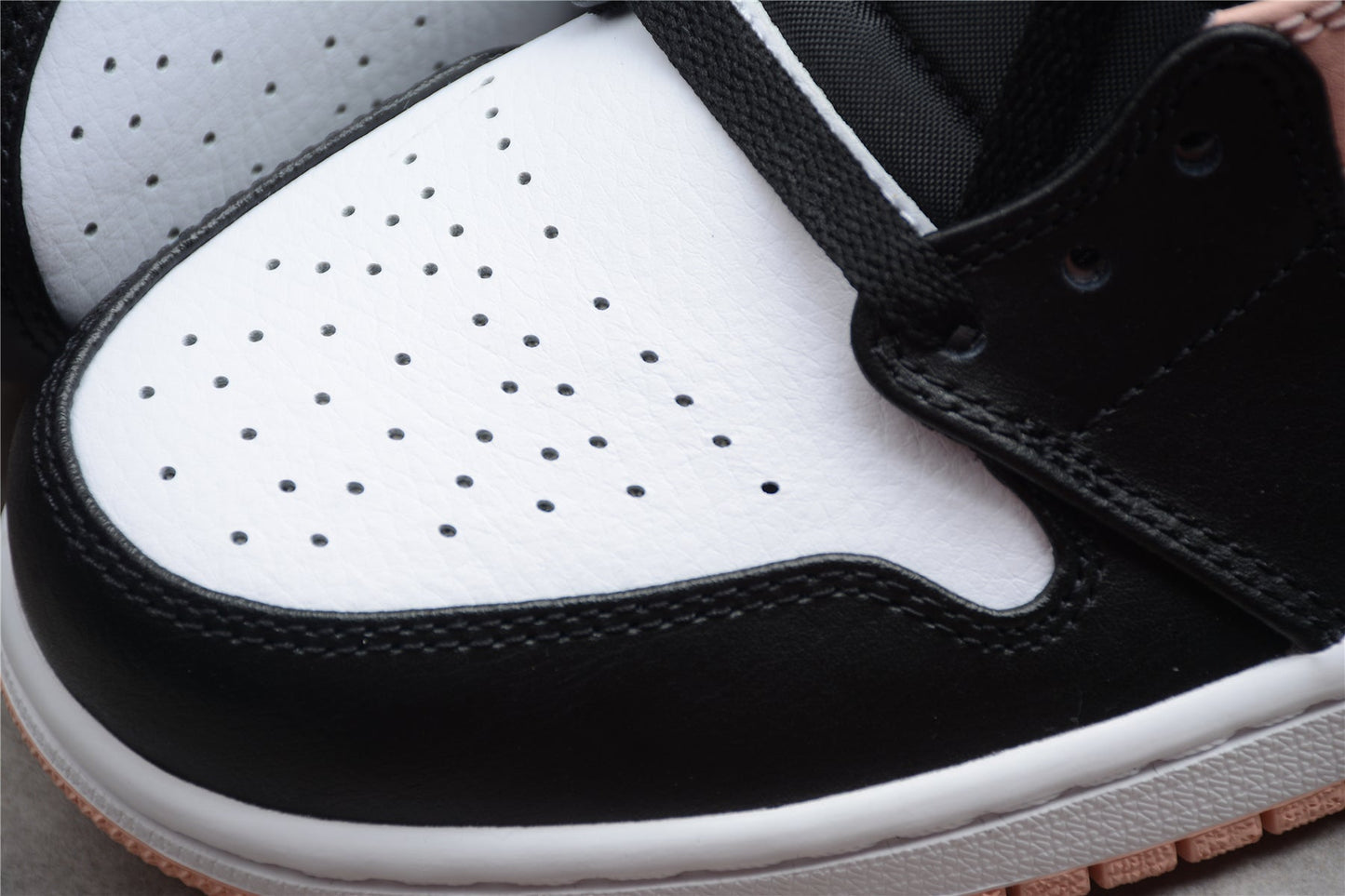 Air Jordan 1 Mid “Crimson Tint”