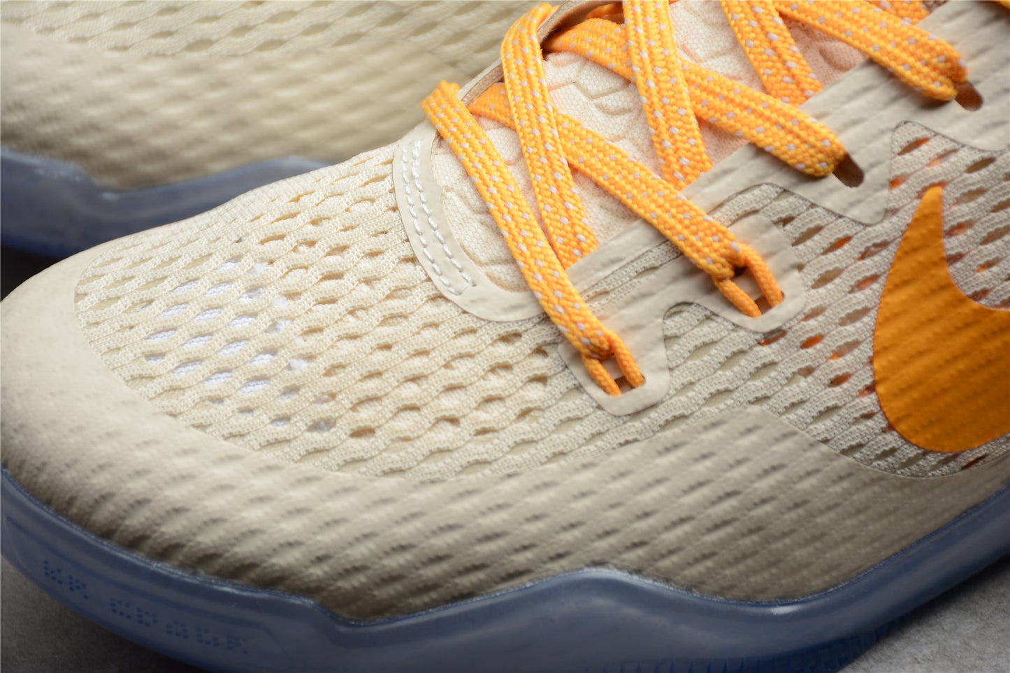 Nike Kobe 11 Low "Peach Jam PE"