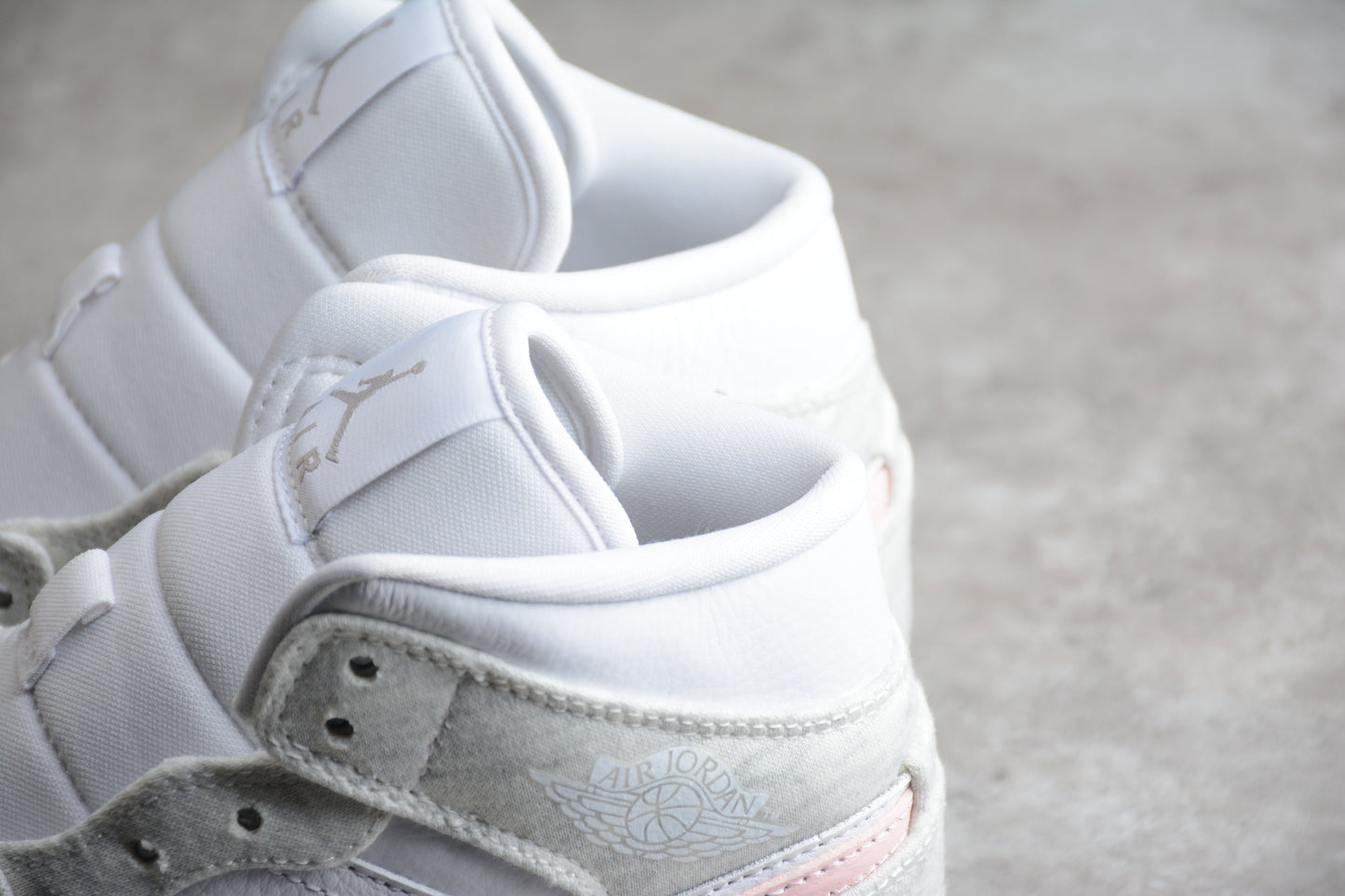 Air Jordan 1 Mid SE "Light Iron Ore"