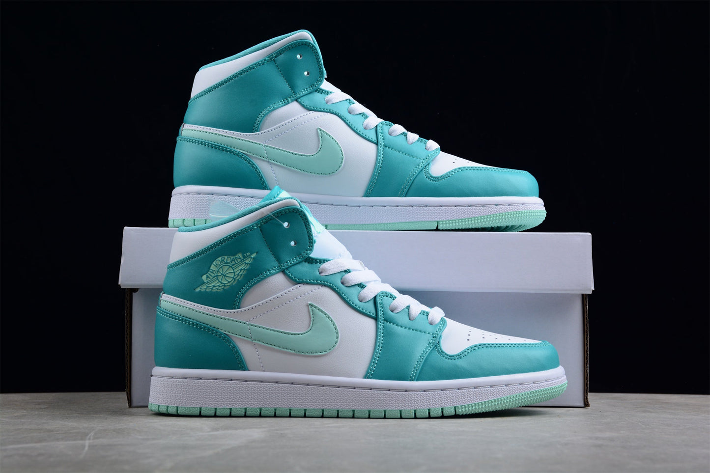Air Jordan 1 Mid SE "Marine Green"