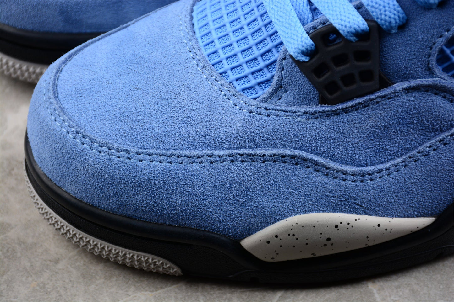 Air Jordan 4 SE“University Blue”